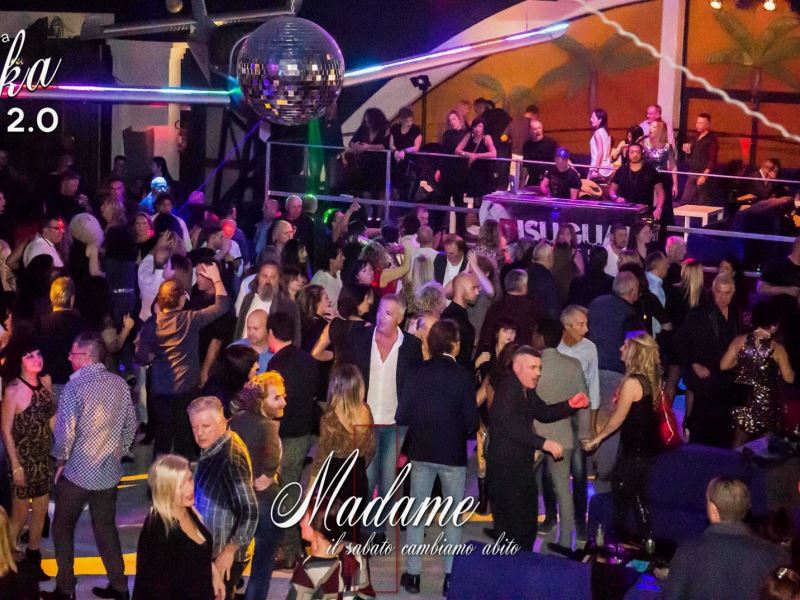 discoteca magika dove si trova balla fino alle 4 del mattino