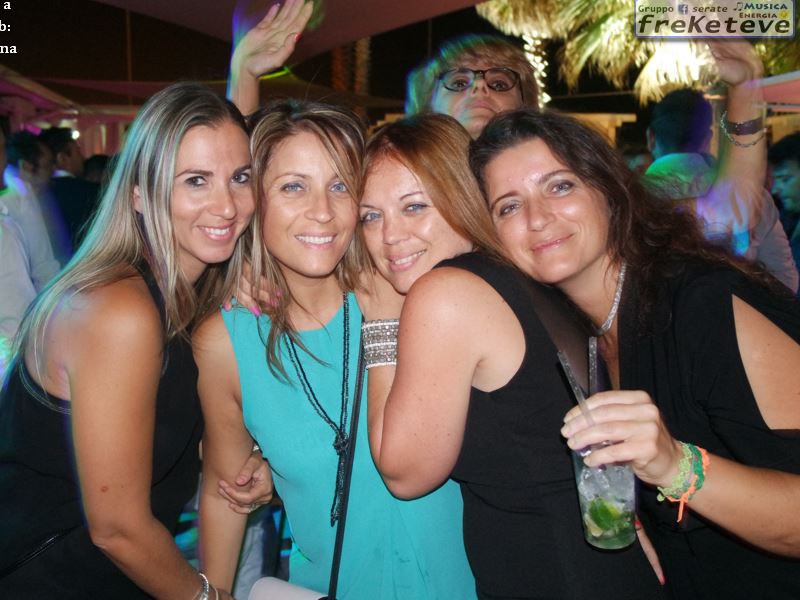 nettuno beach tavoli amiche colleghe