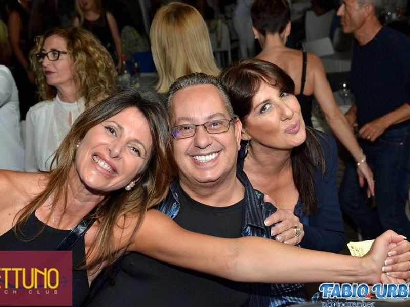 nettuno beach club bella gente