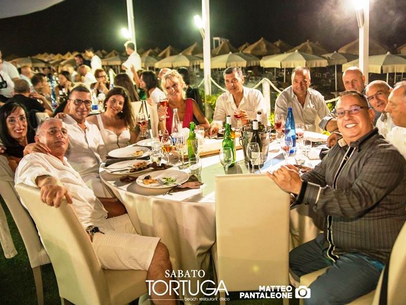 tavoli cena a tortuga beach club montesilvano